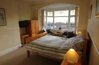 Bay Court - Beach