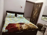 HOTEL GAYATRI Palace Hotels in Mughalsarai Railway Settlement