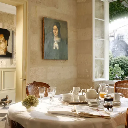 La Porte Rouge - the Red Door Inn