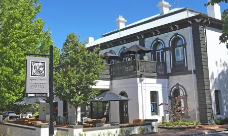 The Crafers Hotel Отели в г. Clarendon