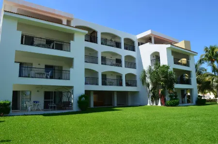 Beachscape KIN Ha Villas & Suites