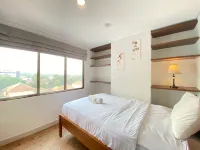 Spacious 2Br Apartment Tamansari Tera Residence Hoteller i Kebon Pisang