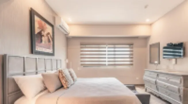 Regatta Living II with Breakfast Included! - 502 Hotels in 