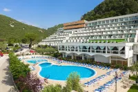 Hotel Narcis - Maslinica Hotels & Resorts Hotels near Movie Bar