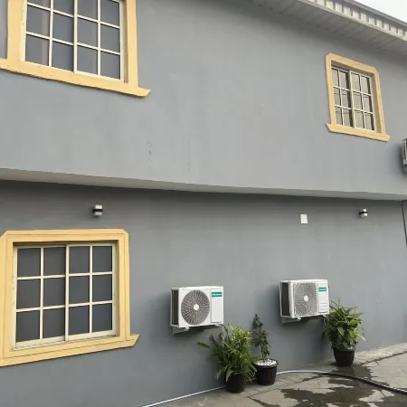 Thapunchline Apartments & Hotels