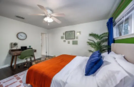 Near UF - Cozy Stay - Kitchen - Washer/Dryer