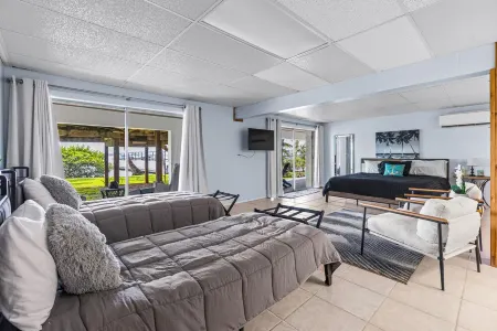 Dockside studio in Jensen Beach