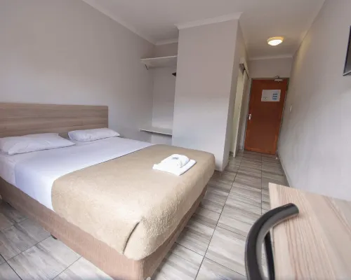 Ecomotel Louis Botha Các khách sạn gần Trung tâm mua sắm Killarney