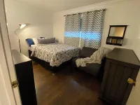 Charming 3-bedroom cottage in enchanting Citrus Heights with AC, WiFi Hotels in Citrus Heights