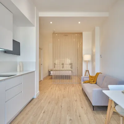 Paseo Suites Hotel Hotels near Villaverde