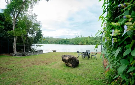 Kurokawa Kalutara Отели рядом с достопримечательностью «Sri Kannangararamaya»