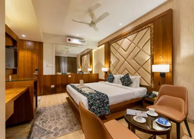 Hotel Town Palace Hoteles cerca de Riyaz General Store