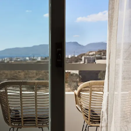 Kedros Milos Suites