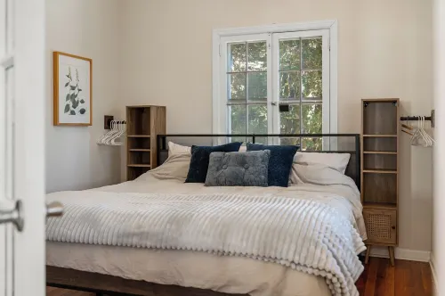 Elevated Potomac River Retreat - King Suite - River Front - Large Screened Porch