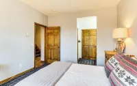 "Take 5" Mountain Getaway-  Walk to Town & Slopes - Unmatched Mountain Views