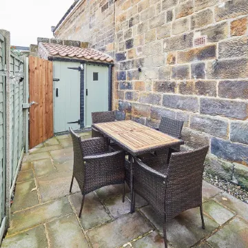 Host & Stay - Waterlily Cottage