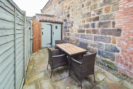 Host & Stay - Waterlily Cottage Отели рядом с достопримечательностью «Captain Cook Schoolroom Museum»