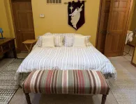 Castle Apt. Redmond / Woodinville, King Queen with AC, WiFi, close to everything 스노퀄미 와일드라이프 에어리어 - 스틸워트 유니트 사우스 파킹 액세스 주변 호텔