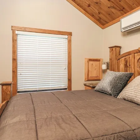 Barnwell Mountain Cabins #1: Cabin/tiny home w/loft in Gilmer across from BMRA