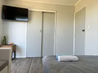 2 Double 1 Single 1 Sofa Beds Studio A Hotels in Hamurana
