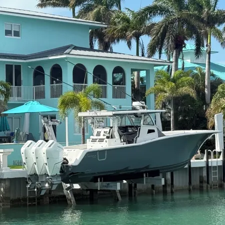 Luxury Duck Key Waterfront Estate-Heated-Chilled-Pool-Spa Boat Lifts Golf Cart