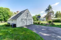 NJ Suburban Retreat - Direct train to NYC - Train station half a mile walk!! Hotels in City of Orange