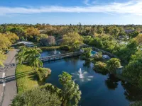 Charming 2-bedroom villa with AC and WiFi in Sarasota