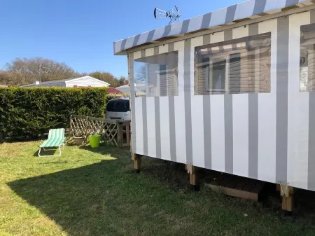 Mobil Home 3 chambres Отели в г. Пор-Бай-Сюр-Мер