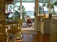 Olive's Cottage and Gardens - Mesmerising Views