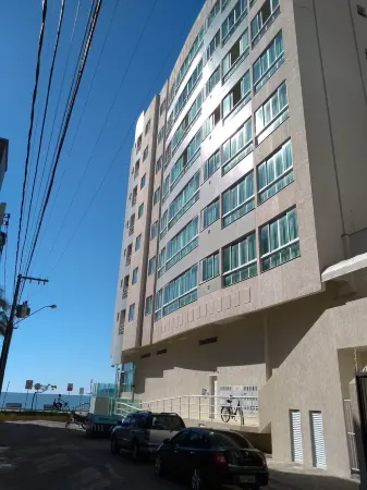 Nice fit, walk in the sand and great location Отели в г. Itapema