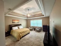 Spacious 5-bedroom house with AC, WiFi in charming Bluffton Hotels near Buckwalter Place