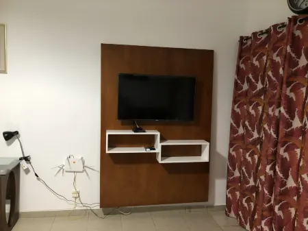 RAYLEY RESIDENCE FURNITURE MARCORY Av tsf Отели рядом с Аэропорт Феликс Уфуэ-Буаньи