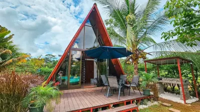Charming villa in La Fortuna, Alajuela with AC, WiFi and private pool Hotels near Concentrados Dovel