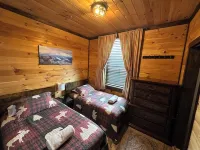 2br ADK Style Condo #9 - Walk to Main St and Mirror Lake