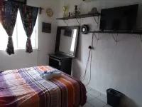 Winter Bird Retreat, with A/C, Pool, Beach Nearby, 10 Minutes from Bucerias. Hotels in Mezcales