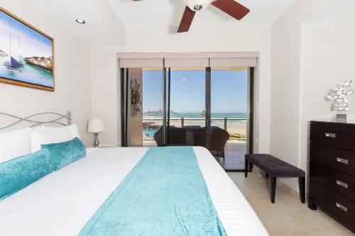 Newly Updated Las Palomas 2BR/2Bath w/bonus area- Ocean Front Cristal - Phase 1