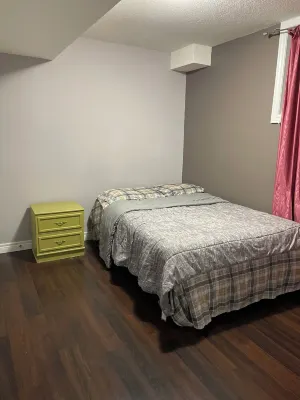 Cozy 2 bedroom Basement Apartment with Modern Amenities