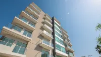 Luxury Airport Penthouse - 3 BD 2 BA Suite + Rooftop Pool