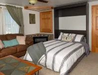 Super cute home located on a dead end street close to Lambeau Field Hotels in Allouez