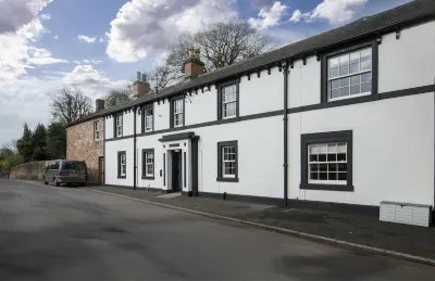Magnificent stone built house for 10-17 on the stunning Annandale way