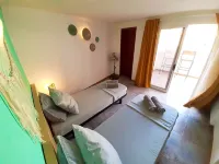 Beach penthouse, with 2 rooftop bars, 2 outdoor kitchens, Fiber WiFi + sea view!