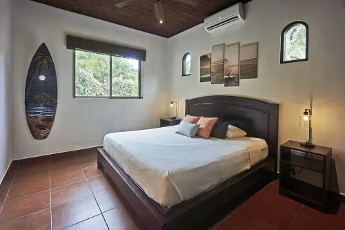 Villa Colibrí, 3 BR, walk to beach, private pool