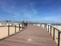 4-person apartment with private garden, 1km from the beach Hotel a Calais