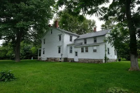 Historic 1874 Farm House at Foot of Gunks