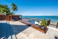 CASA ROARK OCEAN FRONT CHALET