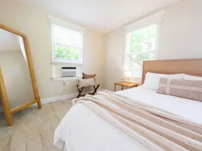 #A - Thoughtfully Curated Condo near Beach + DT