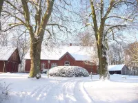 Idyllic apartment 10 minutes to the beach 巴爾克爾斯比住宿飯店