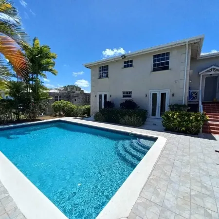 Roomy Lower 3 Bedroom West Coast Property with Pool