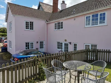 IDEAL EXMOOR LOCATION HOMELY 4 BED HOUSE, GARDEN, SEA VIEWS FAMILY/DOG FRIENDLY!