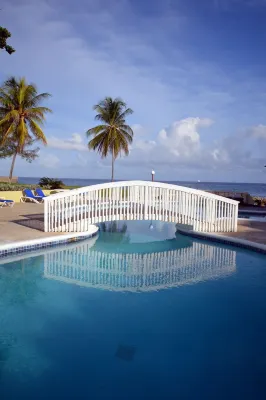 Superb 2 Bedroom/2 Bath Beachfront Condo near Reggae Beach, Ocho Rios